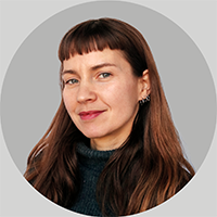 Portrait der Mitarbeiterin Eva Leonhard